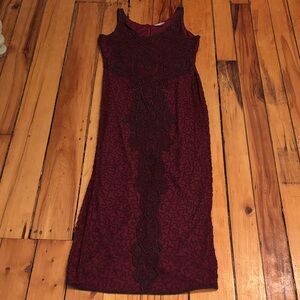 Elegant Burgundy Sleeveless Dress